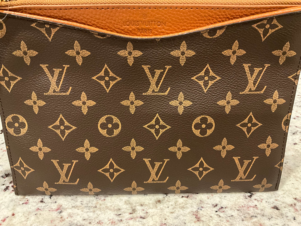 Inspired Designer Wristlet (Medium) -LV